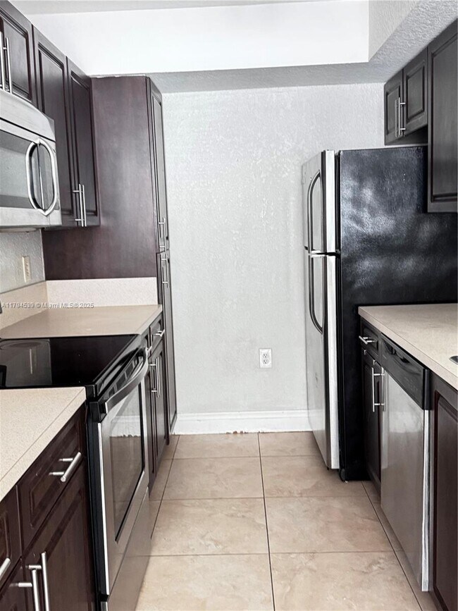 Building Photo - 10441 SW 155th Ct