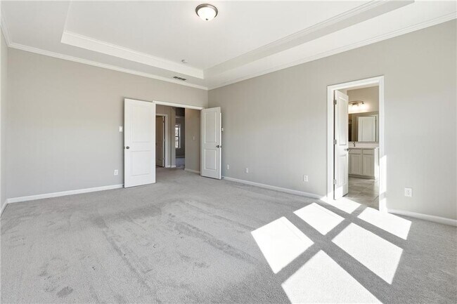 Building Photo - 156 Round Pond Dr