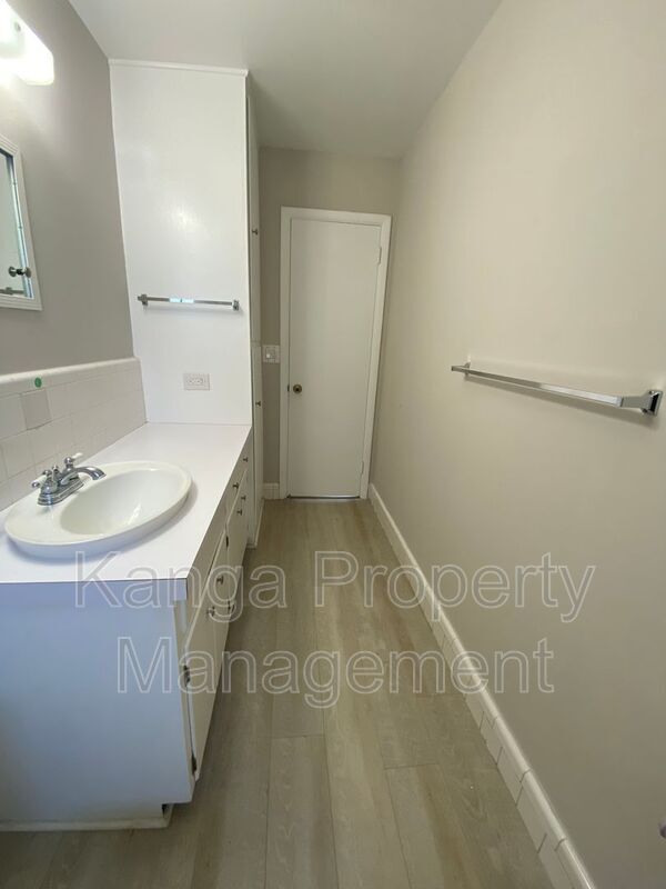 Building Photo - 612 Prosperity Farms Rd