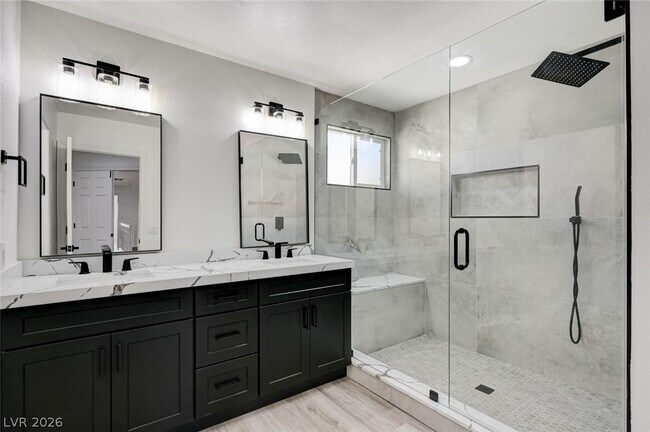 Building Photo - 3800 Beacon Point St