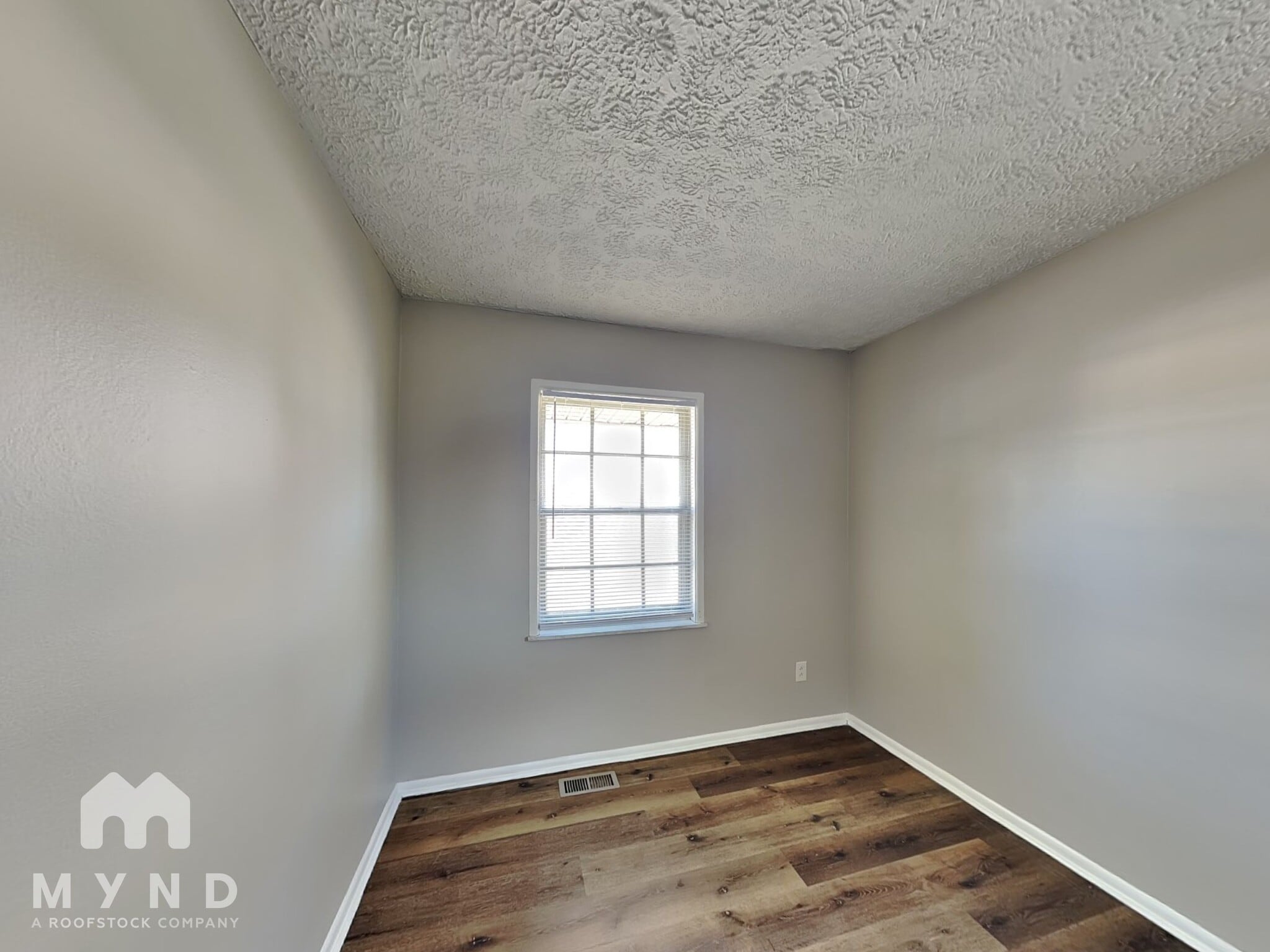 Building Photo - 2911 N Gresham Rd