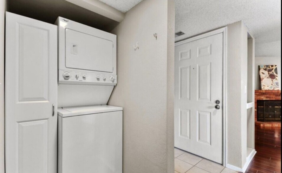 Building Photo - 12354 W Nevada Pl