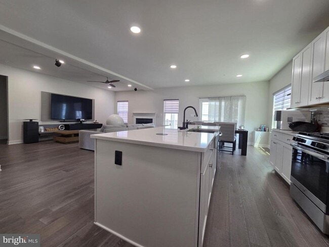 Building Photo - 7550 Mint Springs Ct