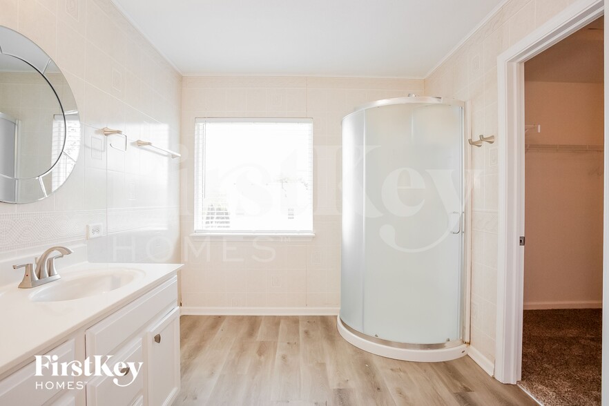 Building Photo - 5815 Bluestem Ct