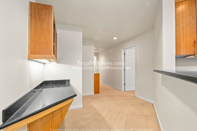 Building Photo - Wonderful Three Bedroom Condo at The Summe...