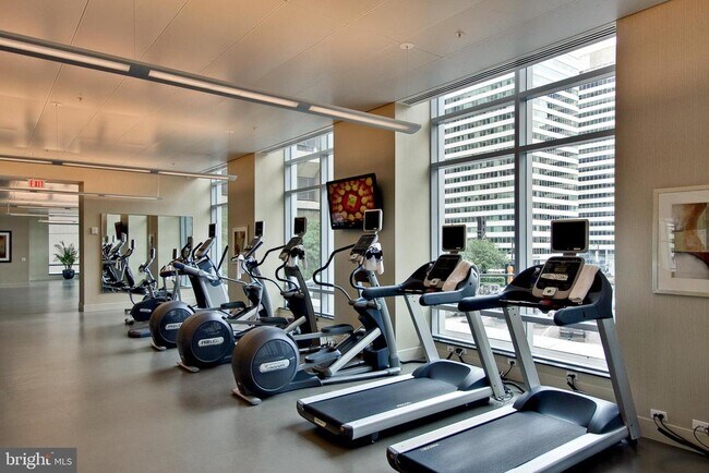 Building Photo - 1414 S Penn Square