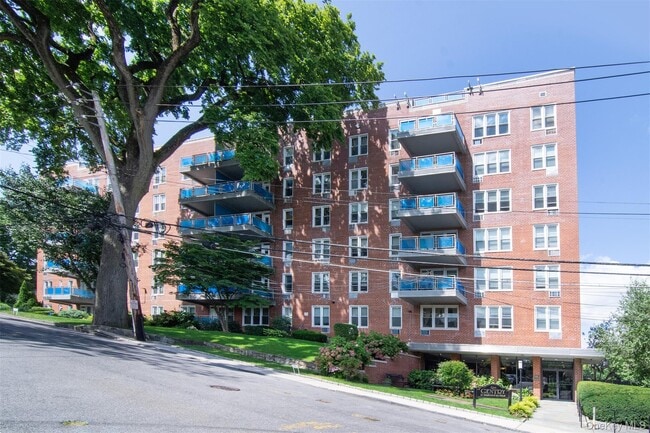 Building Photo - 21 Fairview Ave