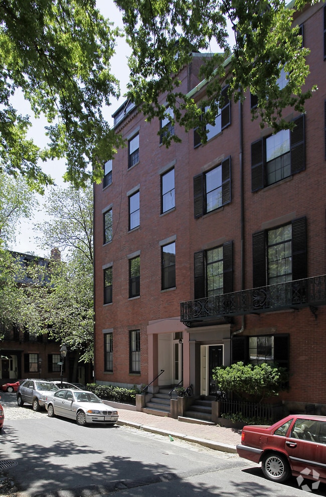 Building Photo - 2 Louisburg Sq Unit #4/5