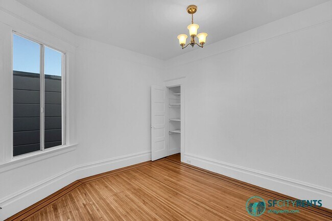 Building Photo - Cole Valley: Top Floor Edwardian Flat w/ F...