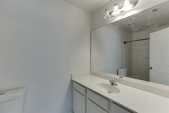 Building Photo - 805 Tulip Poplar Way