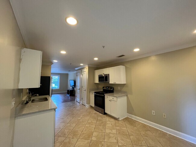 Building Photo - 14-1414 Jones