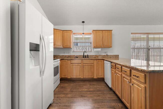 Building Photo - 5841 Last Big Tree Ln