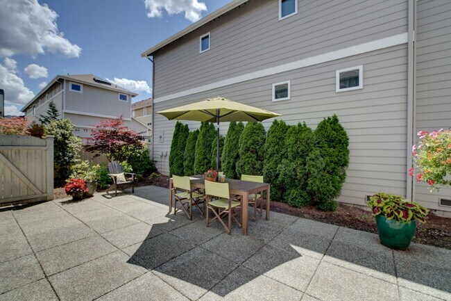 Building Photo - 4Bd/2.5Ba Issaquah House