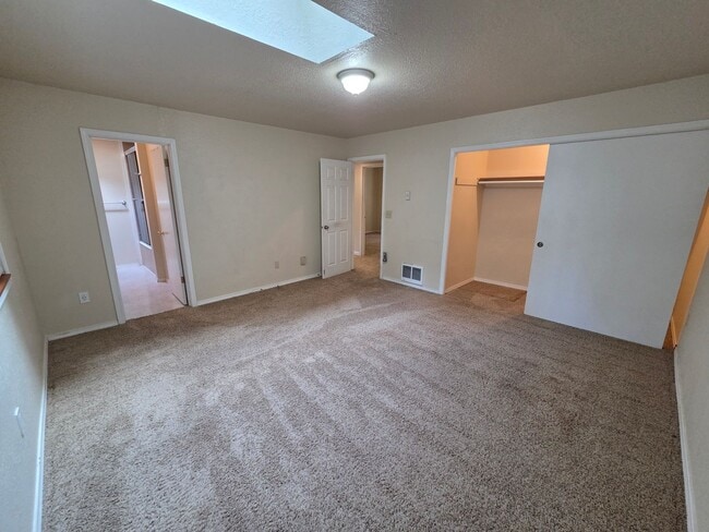 Building Photo - Tucked Away in Gig Harbor - 3 Bedroom + Bonus & Huge Yard. Available Now!