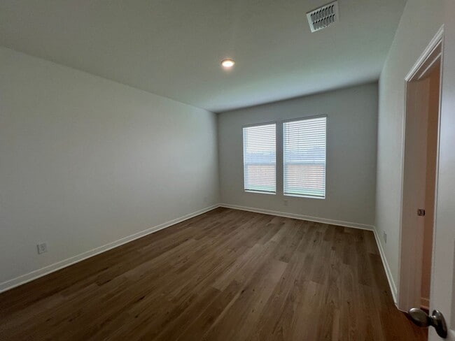 Building Photo - Beautiful 4/2.5 home in Hannah Heights