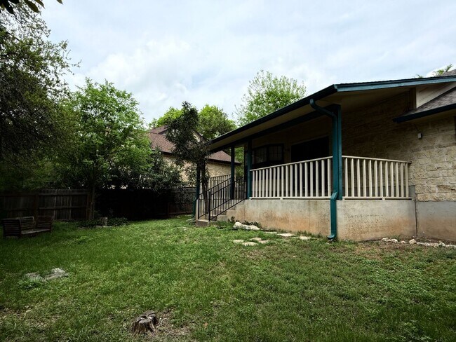 Building Photo - NEAR GOLF COURSE - WELL ESTABLISHED SPICEW...