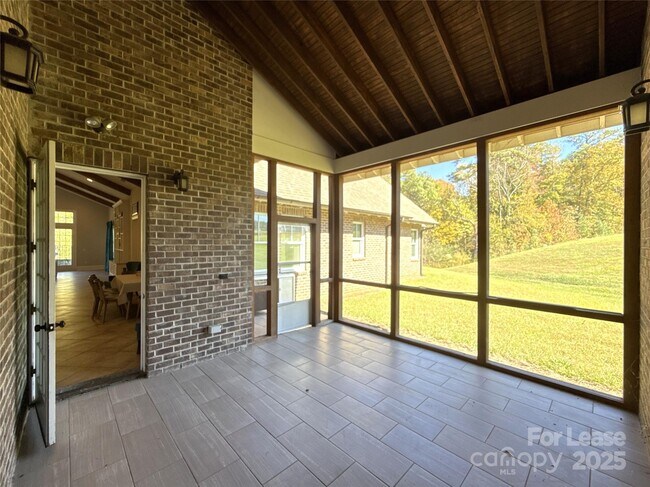 Building Photo - 14019 Thompson Rd