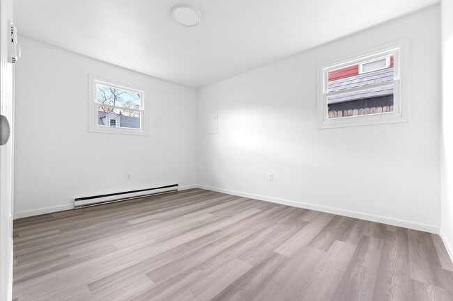 Building Photo - 1304 Voortman Ave
