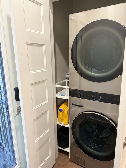 Main Level Laundry - 1232 I St NE