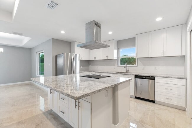 Building Photo - 4 Augusta Dr