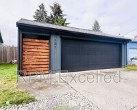 Building Photo - 107 N St. NE