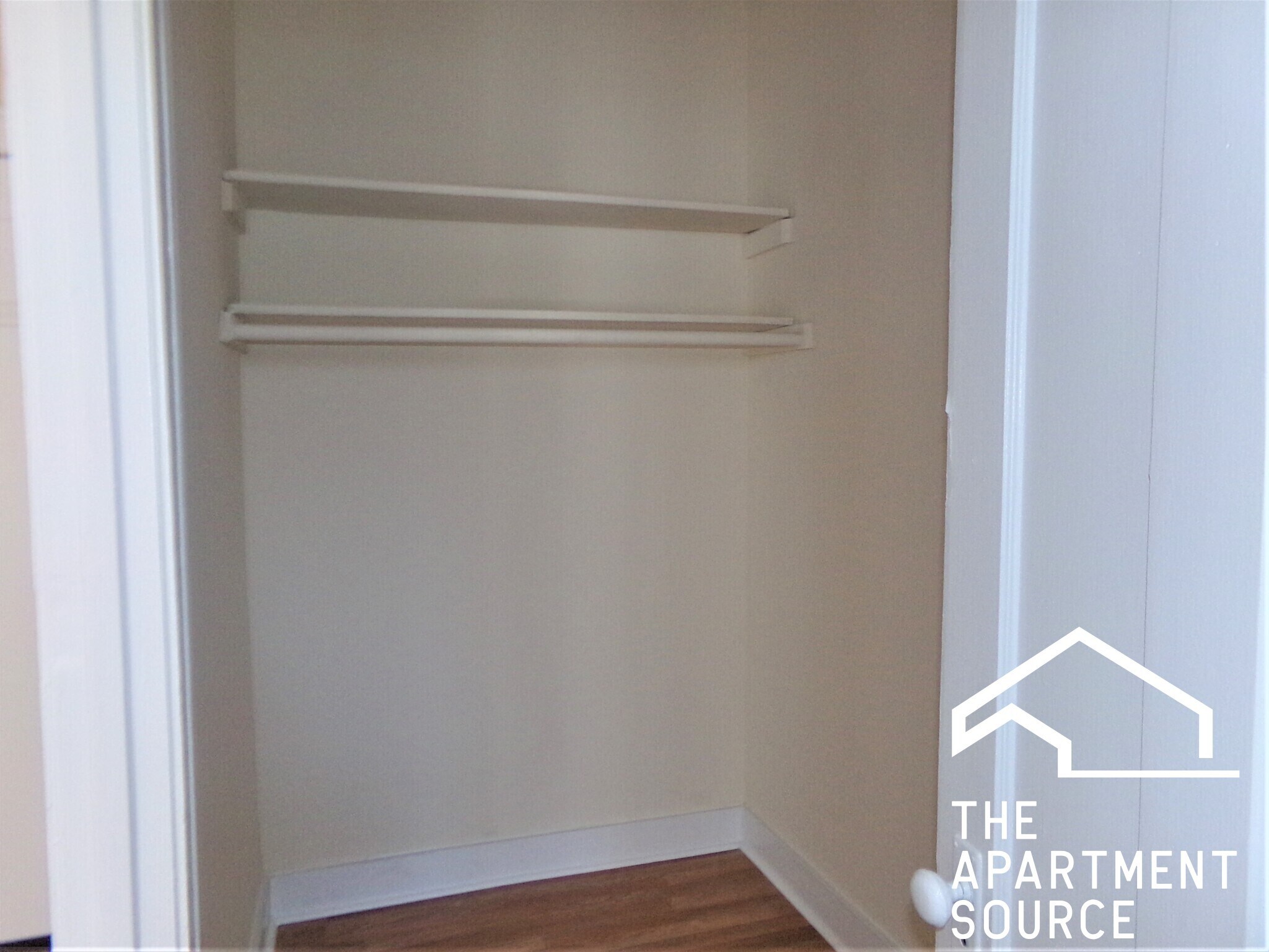 Building Photo - 6916 N Lakewood Ave