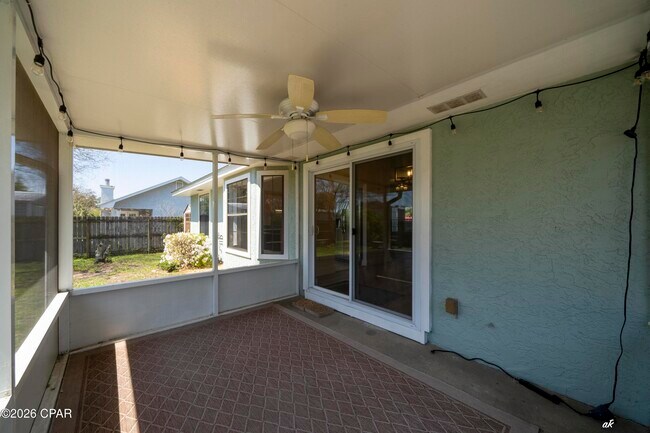 Building Photo - 307 Fan Palm Pl