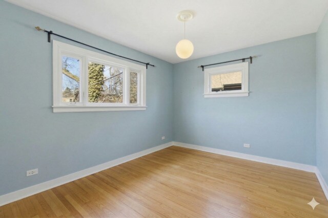 Building Photo - 556 Barton Ave