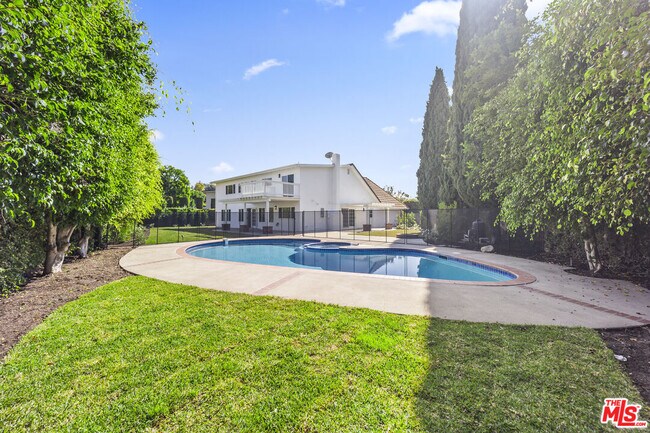 Building Photo - 15151 Marne Cir