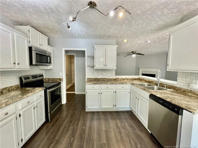 Building Photo - 4226 Donegal Dr