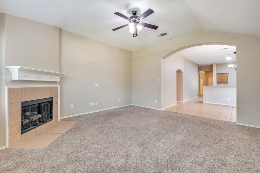 Building Photo - 1117 Red Hawk Dr