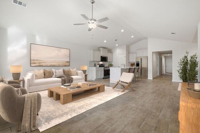 Building Photo - Beautiful 4 Bed / 2 Bath Home with Open Layout in Owasso