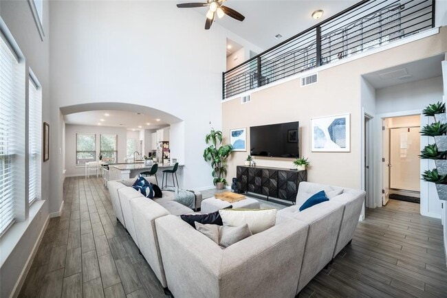 Building Photo - 7525 Desert Needle Dr