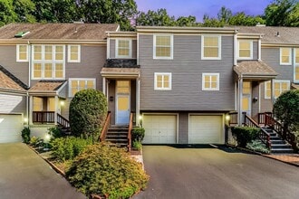Building Photo - 613 Foxboro Dr