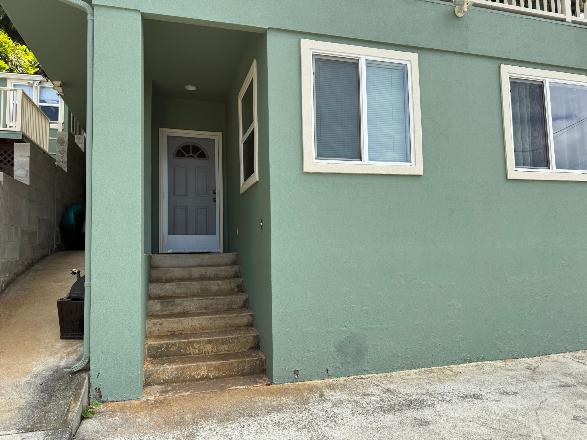 Front Steps - 47-358 Lulani St