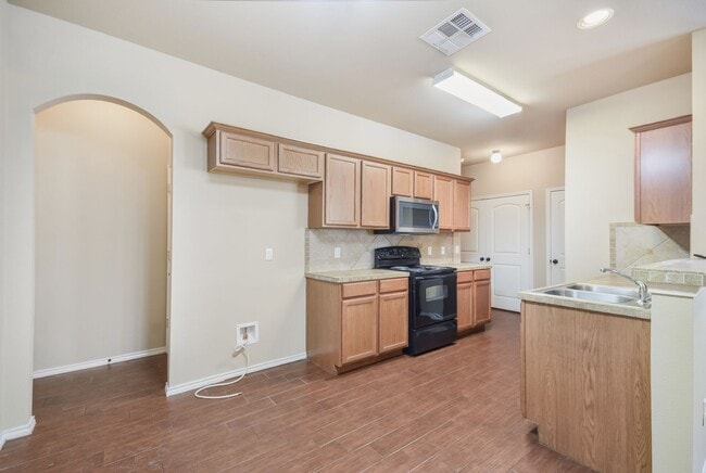 Building Photo - Nice 3 BEDROOM DUPLEX LOCATED IN HUTTO, TEXAS!