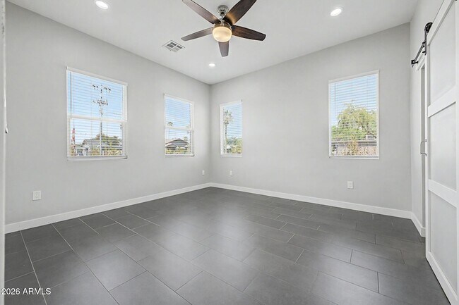 Building Photo - 1155 E Fillmore St