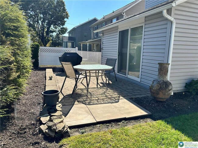 Building Photo - 1795 Canal St