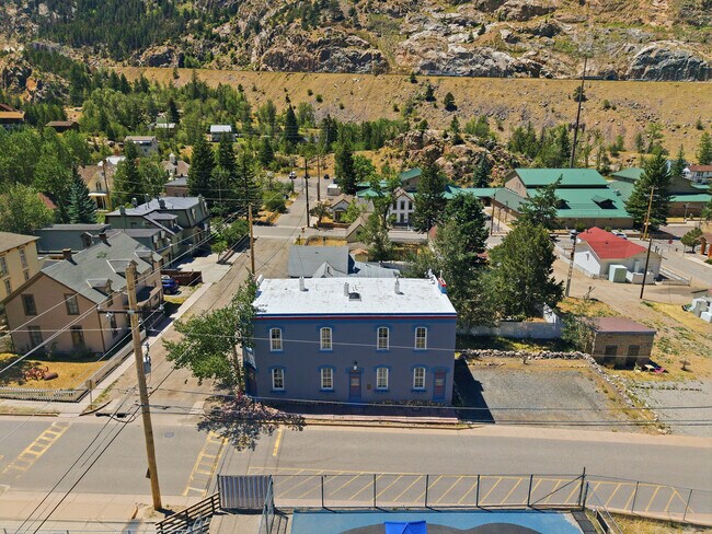 Building Photo - 401 Rose St