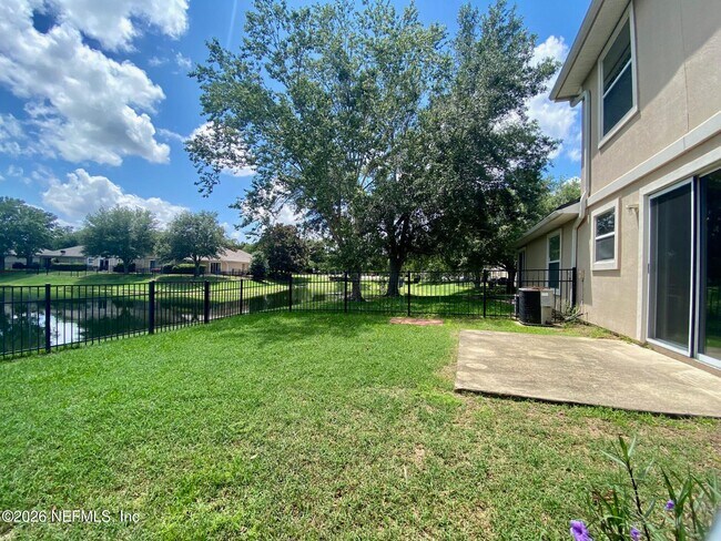 Building Photo - 1530 Vineland Cir