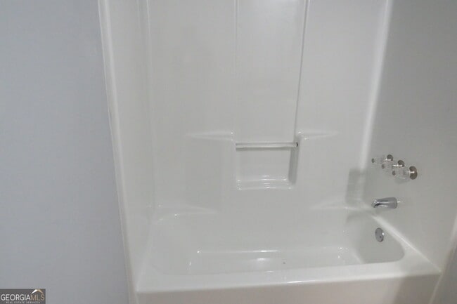 Building Photo - 2060 Bedford Ct