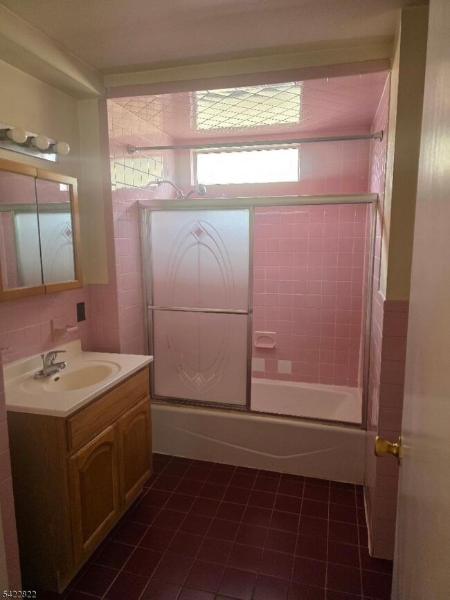 Building Photo - 238 Sherman St