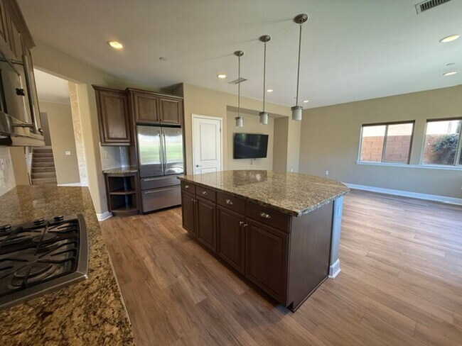 Building Photo - Model Home in desirable Moorpark Highlands!