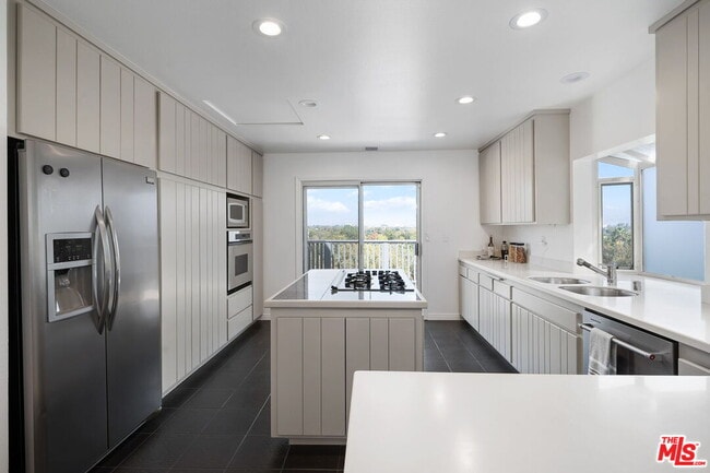 Building Photo - 11543 Sunshine Terrace