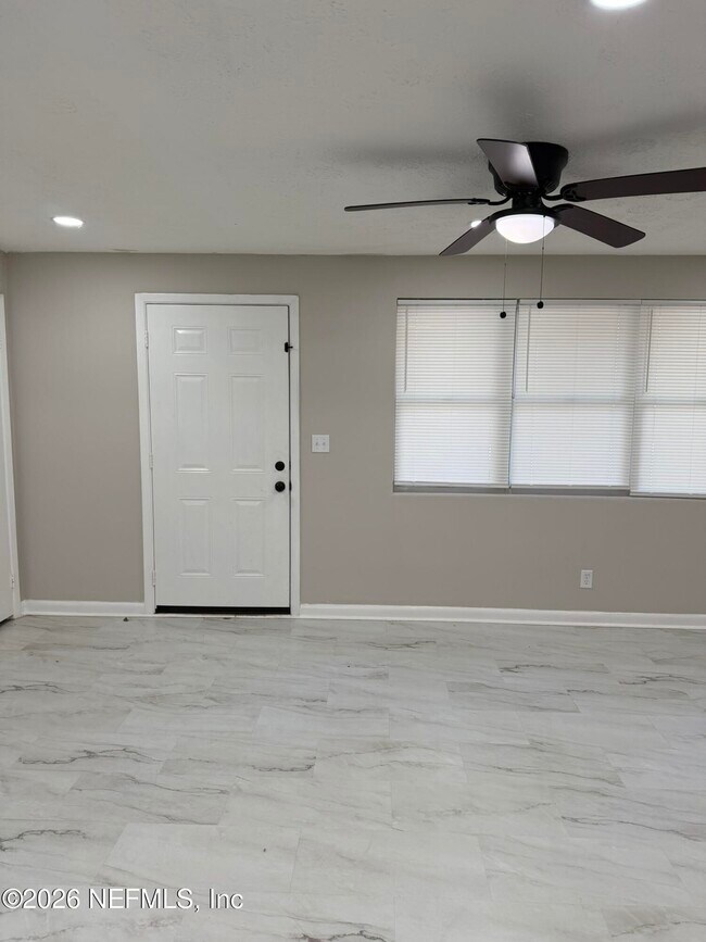 Building Photo - 85064 Radio Ave