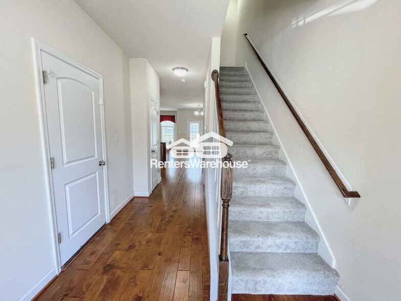 Building Photo - 1128 Winsford Ln