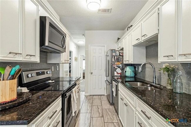 Building Photo - 313 Quarry St