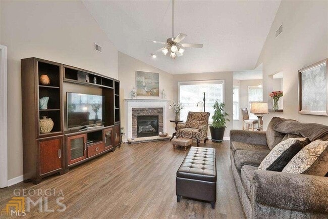 Building Photo - 50 Greens Ct