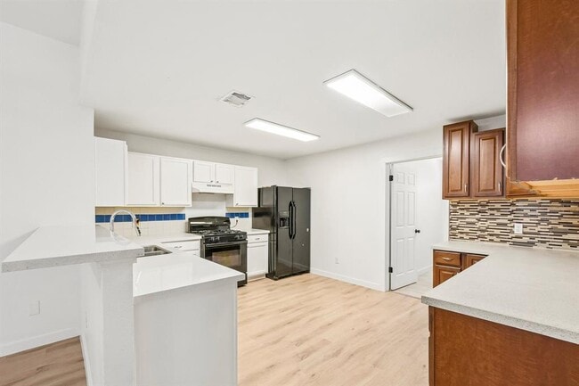 Building Photo - 121 Orion Cove