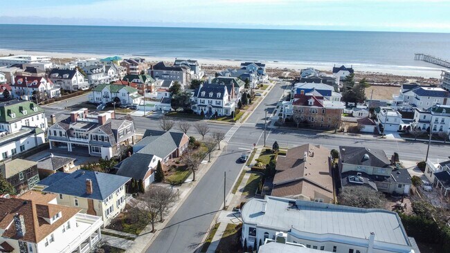 Building Photo - 17 S Derby Ave